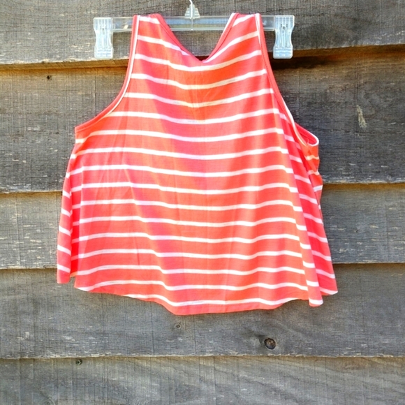 🎯🎯Crop Tank Top Small by Poof - Picture 6 of 11